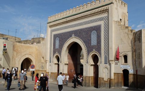 بالفيديو: جولة مؤثرة في أزقة مدينة فاس العتيقة